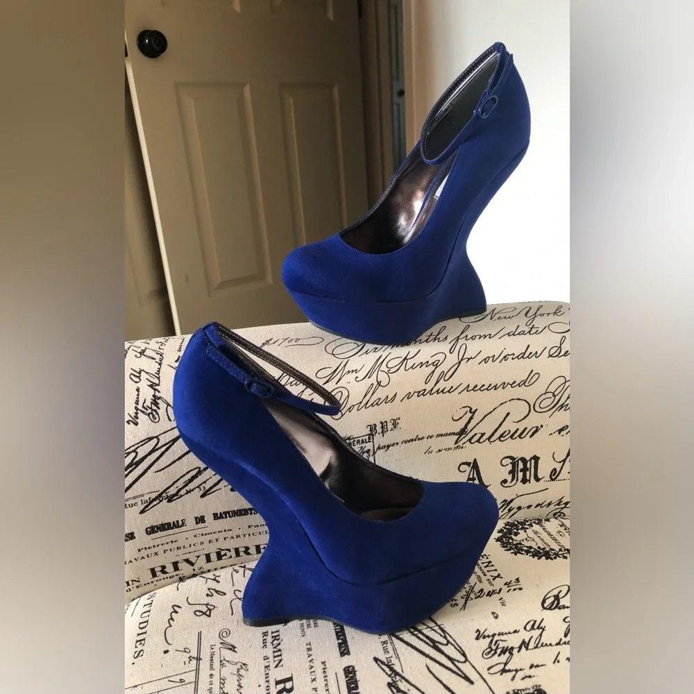 Wedges;Steve Madden;”Gravityy”;Vegan Suede;Adjustable Ankle Strap w/Buckle; Blue - Picture 2 of 9
